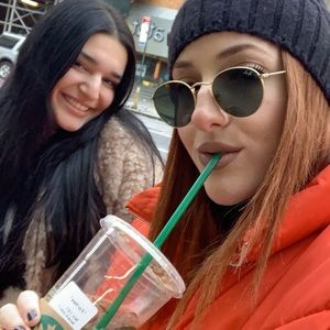 Meet your Posher, Cloé